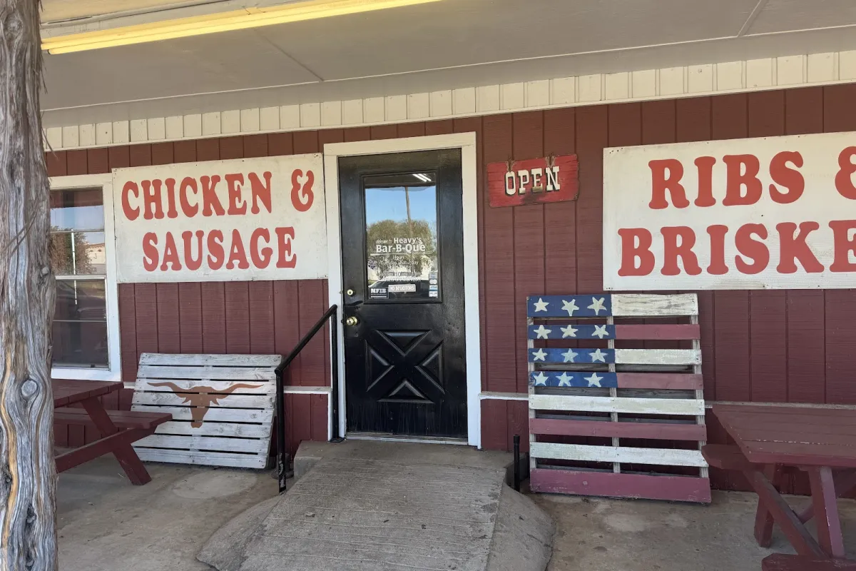 Heavy's Bar B Que photo 1