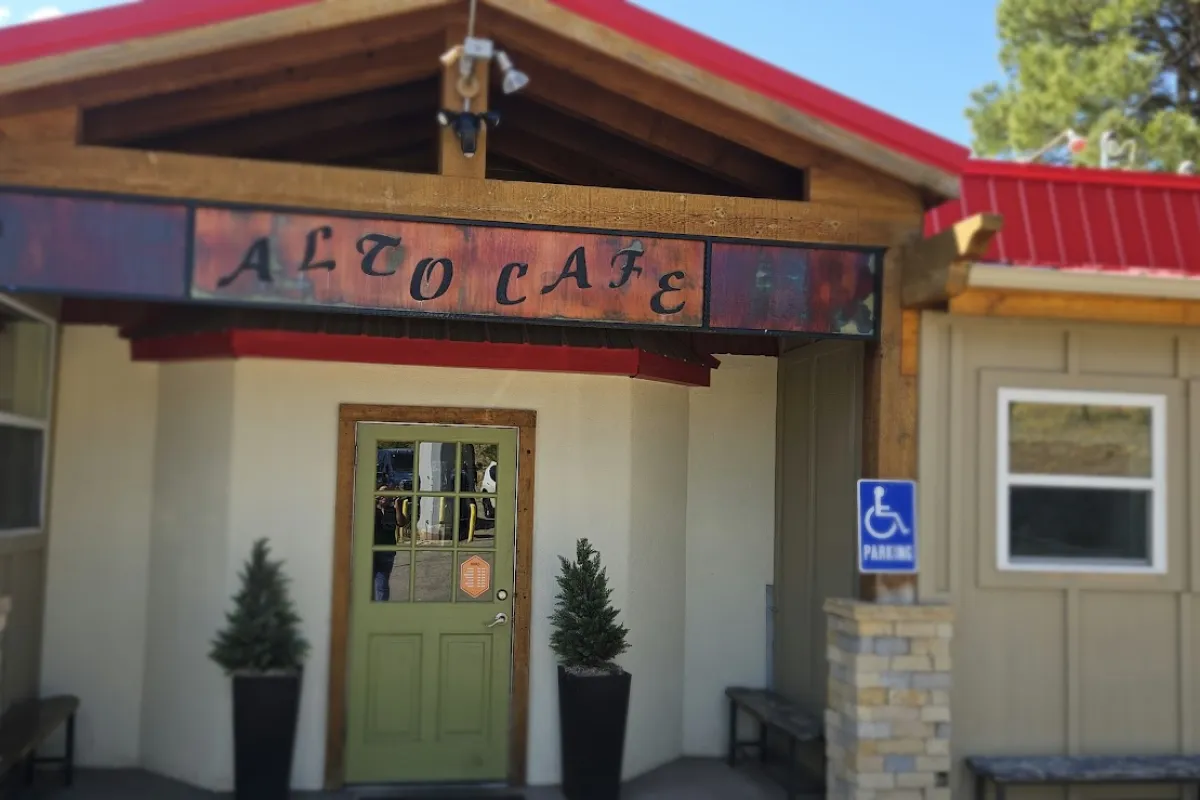 Alto Cafe photo 1