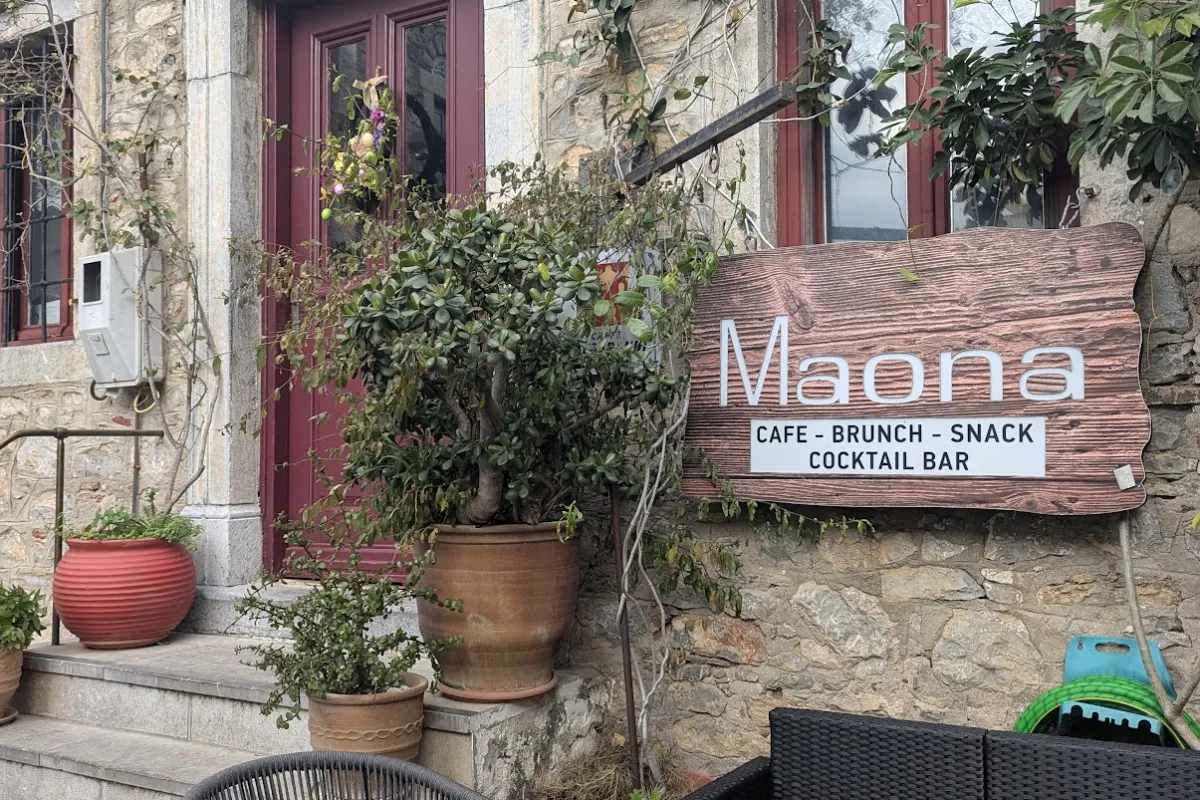 Maona Lounge Cafe photo 1