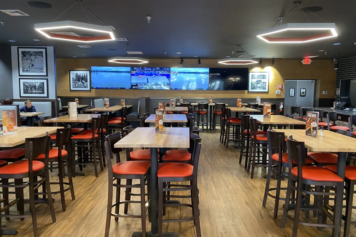 Boston's Restaurant & Sports Bar photo 1