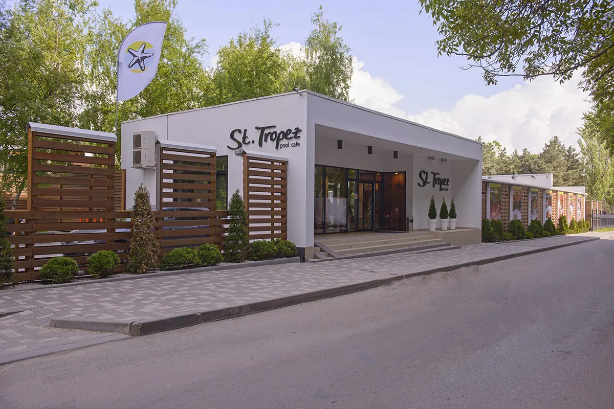 St.Tropez pool cafe photo 1