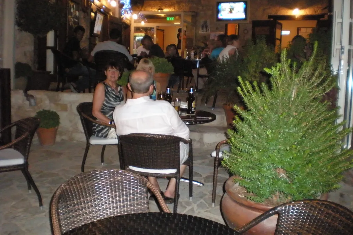 Grande Cafe Bar Restaurant photo 1