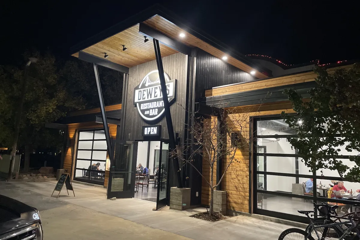 Dewey's Restaurant and Bar photo 1