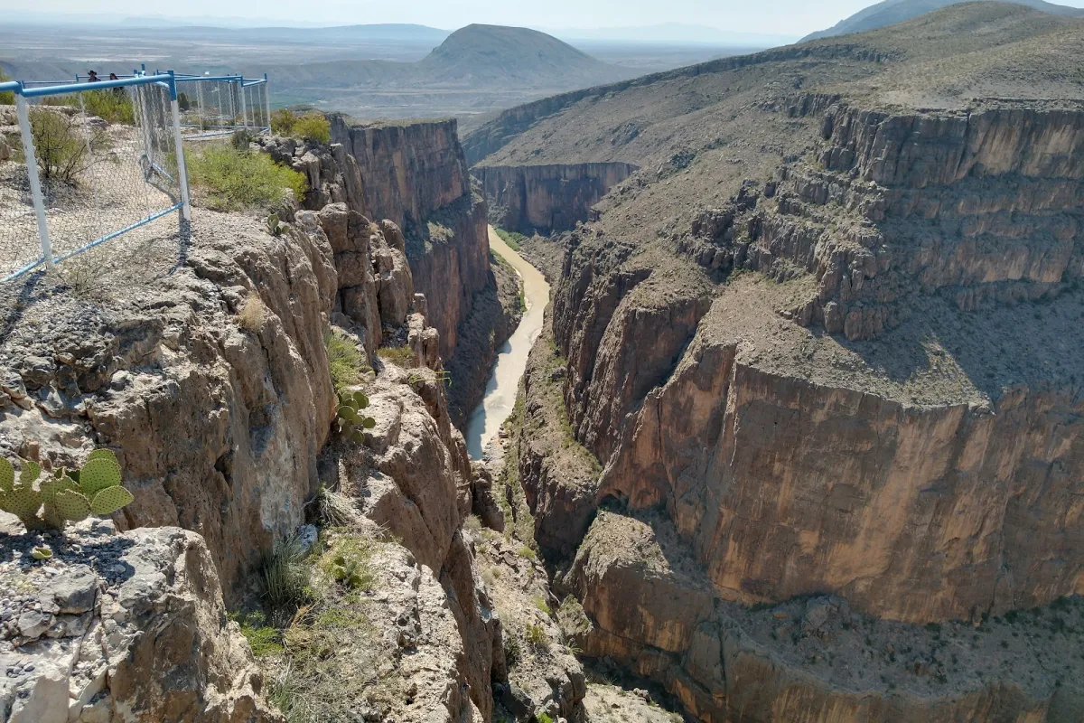 Peguis Canyon photo 1