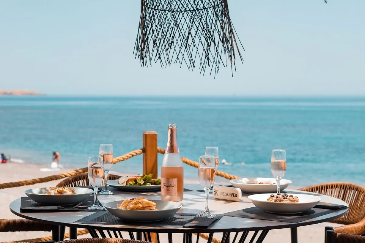 Kanaloa Beach bar - smart cocktails & dining photo 1