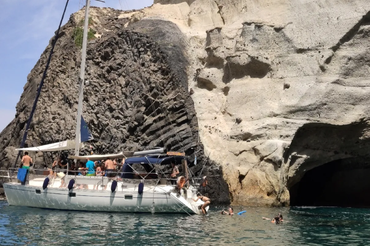 Milos Oneiro photo 1