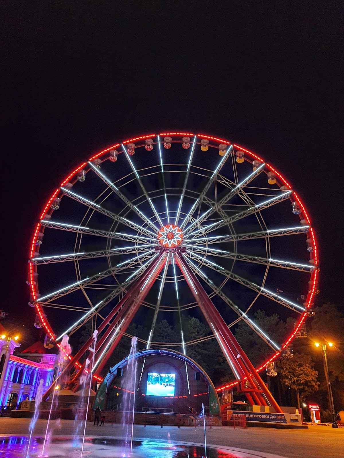 Ferris wheel photo 1