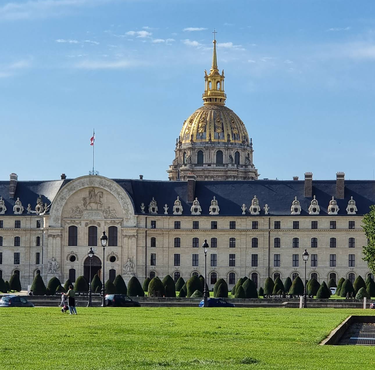 Esplanade des Invalides photo 1